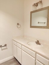 8614 Woodley Ave-Unit -115 in Los Angeles, CA - Building Photo - Building Photo