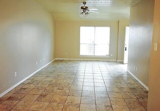 22811 W Fairfax Village Cir in Spring, TX - Building Photo - Building Photo