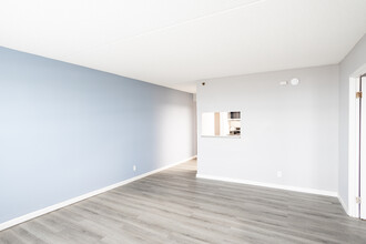 Vermont Plaza Apartments in Atlantic City, NJ - Building Photo - Interior Photo