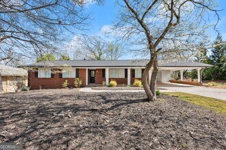 2176 Riverside Dr in Gainesville, GA - Building Photo - Building Photo