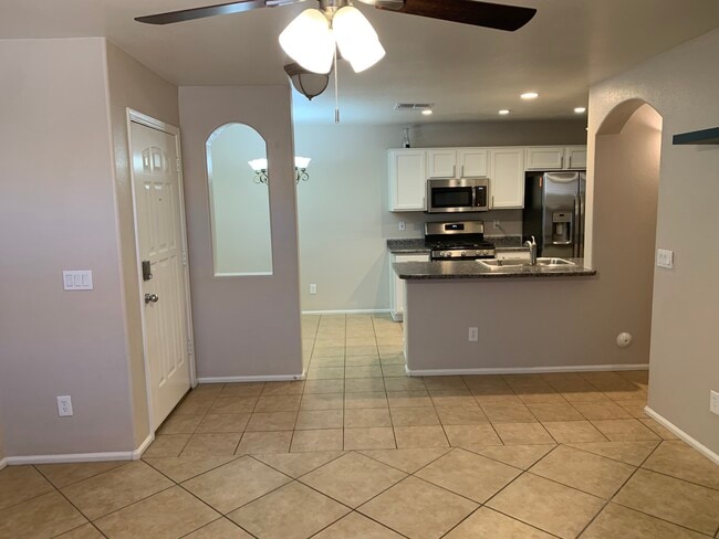 42428 W Michaels Dr in Maricopa, AZ - Building Photo - Building Photo