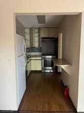 10 N Wood Ave in Linden, NJ - Building Photo - Building Photo