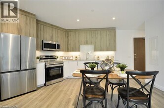 525 New Dundee Rd in Kitchener, ON - Building Photo - Building Photo
