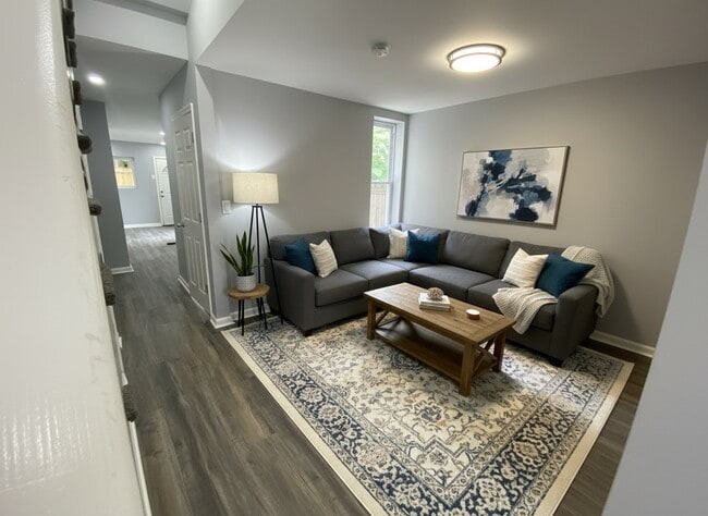 property at 1911 Fontain St