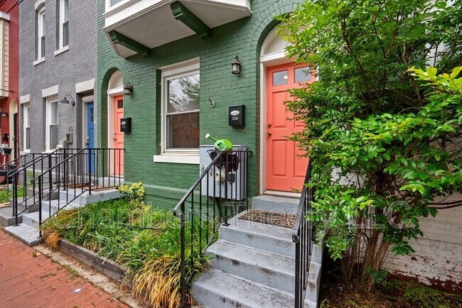 23 Bates St NW in Washington, DC - Building Photo - Building Photo