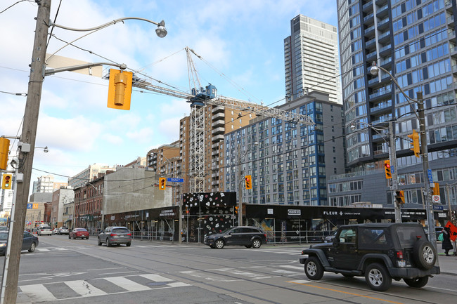 Fleur Condos in Toronto, ON - Building Photo - Building Photo