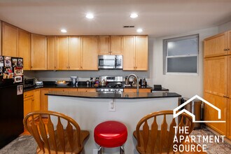 2330 W Huron St, Unit 1E in Chicago, IL - Building Photo - Building Photo