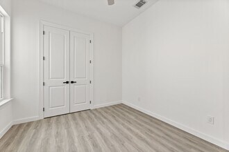 256 Capetown Way in Montgomery, TX - Building Photo - Building Photo