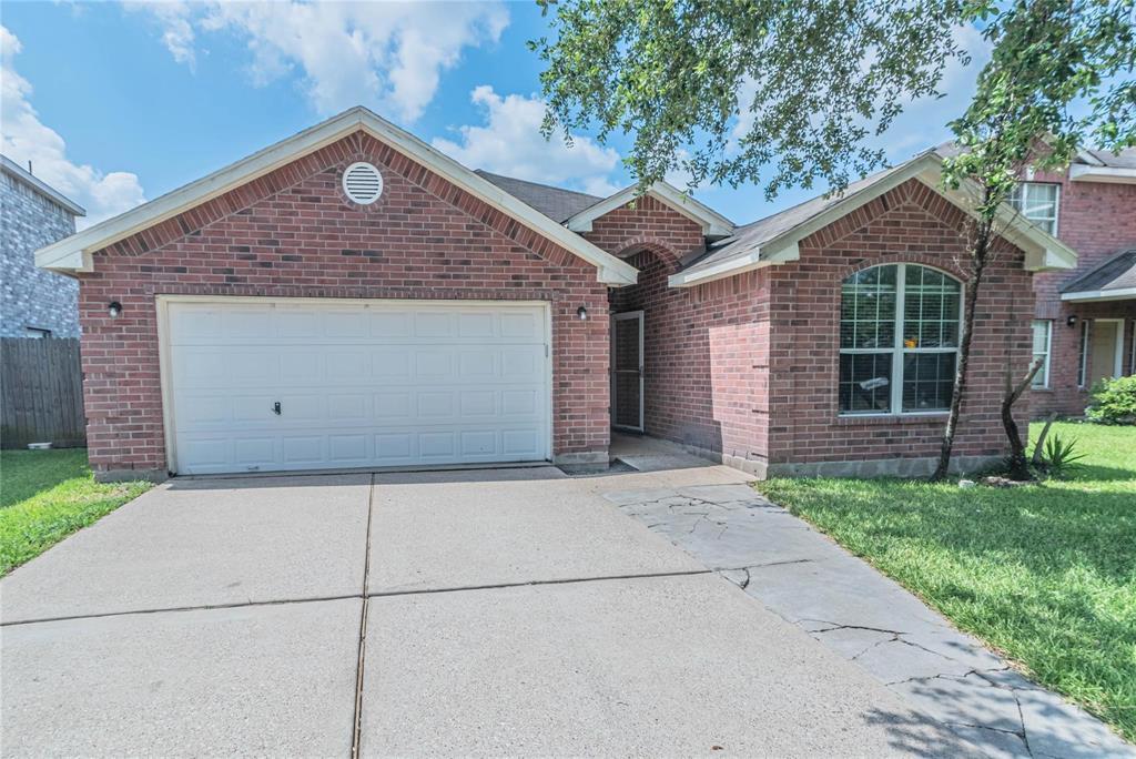 3918 Ridge Canyon Rd in Baytown, TX - Building Photo