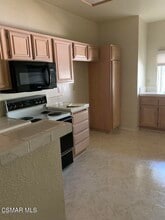 640 Indian Oak Ln in Oak Park, CA - Building Photo - Building Photo