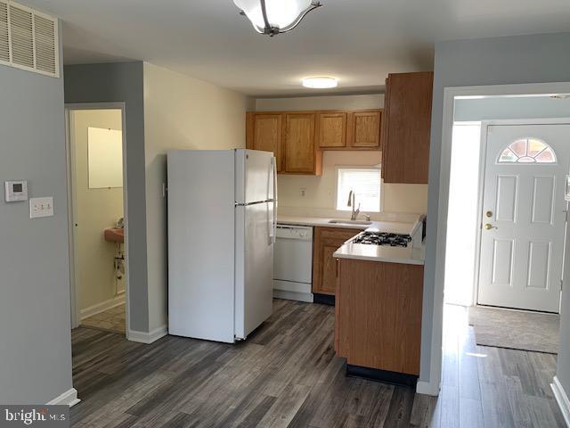 3004 St Clair Dr in Temple Hills, MD - Building Photo - Building Photo