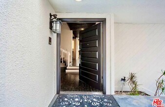 13952 Valley Vista Blvd in Los Angeles, CA - Building Photo - Building Photo