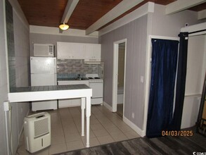 2008 Hillside Dr S in North Myrtle Beach, SC - Foto de edificio - Building Photo