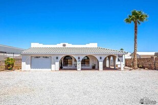 13644 E 52nd Dr in Yuma, AZ - Building Photo
