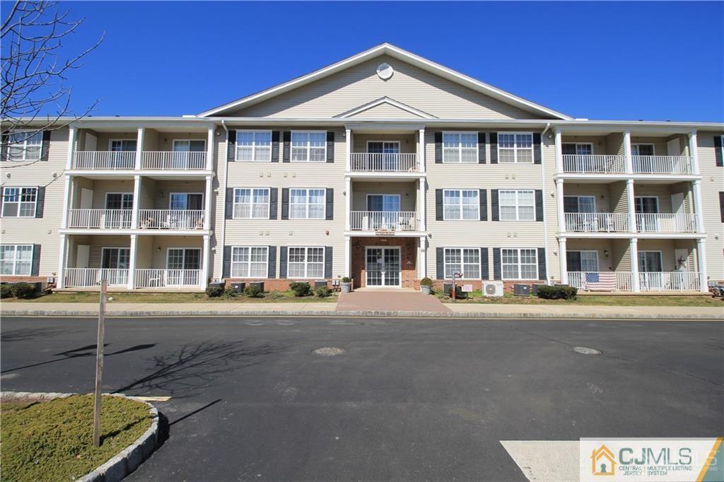 195 Liddle Ave in Edison, NJ - Foto de edificio