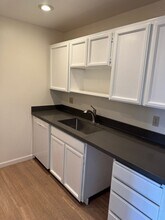 2929 76th Ave SE in Mercer Island, WA - Building Photo - Building Photo