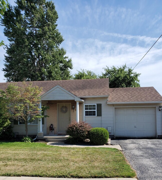 613 W Hobart Ave, Unit 613 in Findlay, OH - Foto de edificio