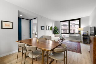 160 1st St in Jersey City, NJ - Building Photo