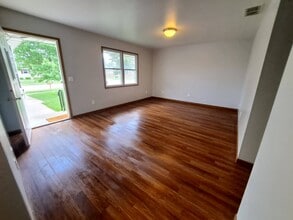 240 N School St, Unit 250 in Diamond, IL - Building Photo - Building Photo
