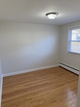 143 Scenic Dr in Cranston, RI - Building Photo - Building Photo