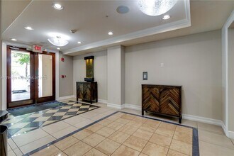 1900 Van Buren St in Hollywood, FL - Foto de edificio - Building Photo