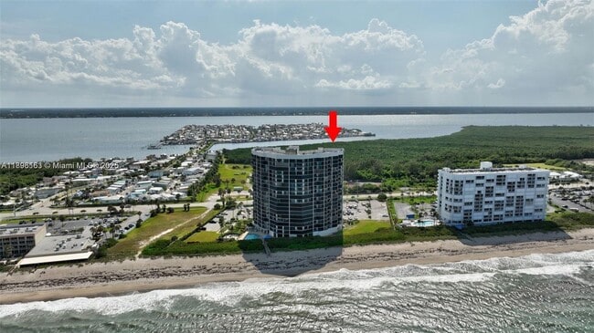 9650 S Ocean Dr in Jensen Beach, FL - Building Photo - Building Photo