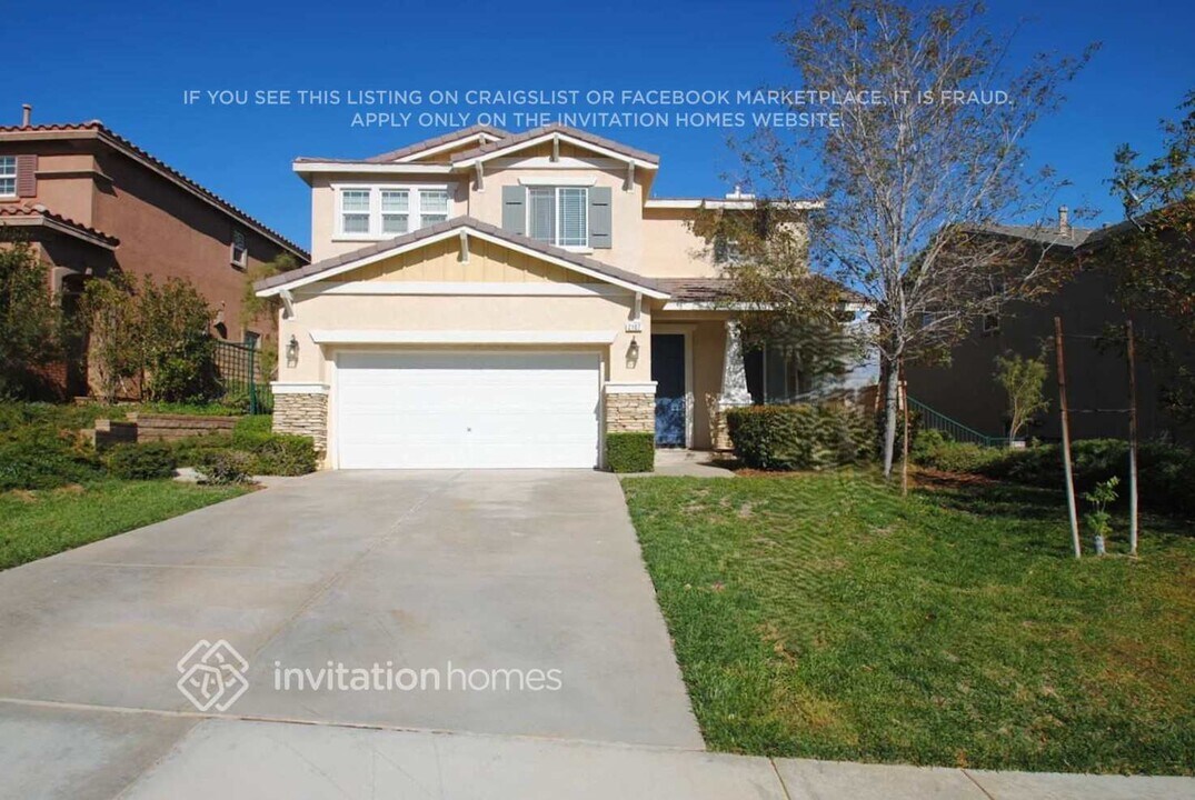 2107 Bosc Ln in Palmdale, CA - Building Photo