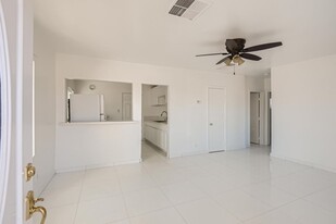 2132 Franklin Ave in Las Vegas, NV - Building Photo