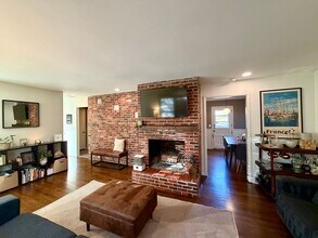 7710 Chadwick St in Prairie Village, KS - Foto de edificio - Building Photo