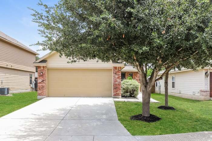 6306 Heathers Bend in San Antonio, TX - Building Photo