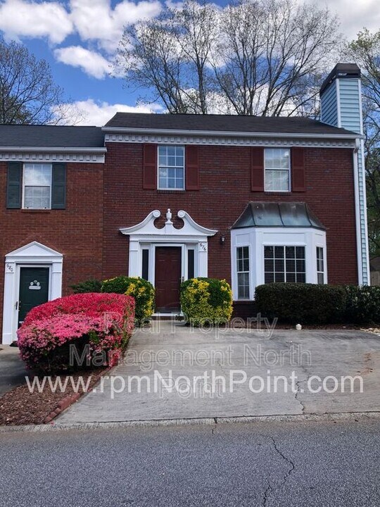 676 Anderson Walk in Marietta, GA - Building Photo
