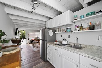 1972 NE 35th St, Unit Efficiency in Lighthouse Point, FL - Building Photo - Building Photo