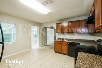 1025 Sunrise Ct in Lakeland, FL - Building Photo - Building Photo