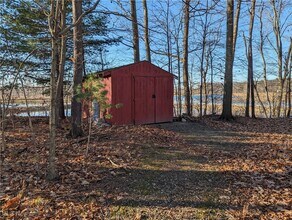 13807 Equestrian Dr in Burton, OH - Building Photo - Building Photo