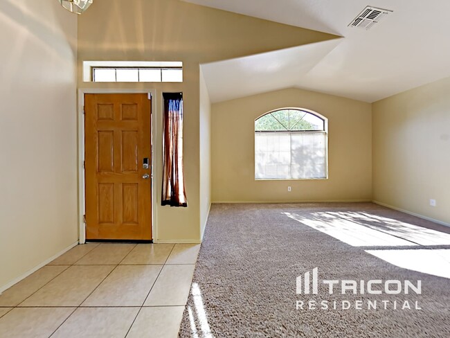 7928 W Gibson Ln in Phoenix, AZ - Building Photo - Building Photo