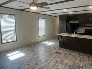 43451 Cannon Rd in Gonzales, LA - Building Photo - Building Photo