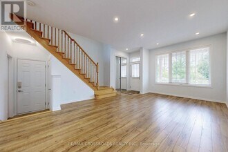 101 James Parrott Ave in Markham, ON - Building Photo - Building Photo