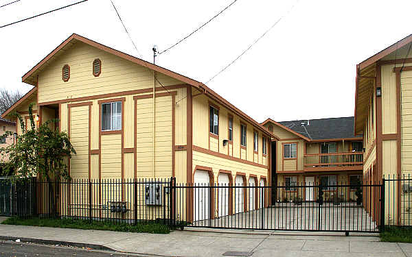 400 20th St in Richmond, CA - Foto de edificio - Building Photo