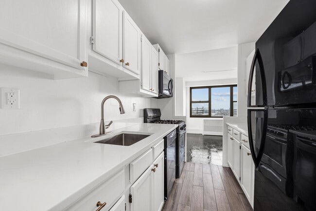 500 Central Ave in Union City, NJ - Building Photo - Building Photo