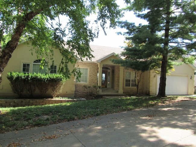 1581 Ridgeview Terrace in Osage Beach, MO - Building Photo - Building Photo