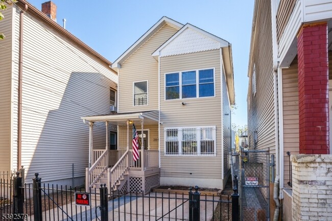 property at 284 S 6th St