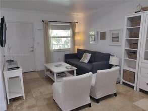 100 Sunrise Dr in Miami, FL - Building Photo - Building Photo