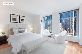 250 E 54th St in New York, NY - Building Photo - Building Photo