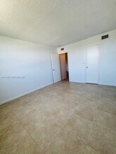 2425 NE 135th St in North Miami, FL - Building Photo - Building Photo