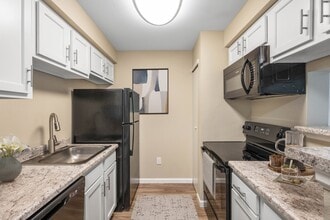 Bella Terra at City Center Apartments in Aurora, CO - Building Photo - Building Photo