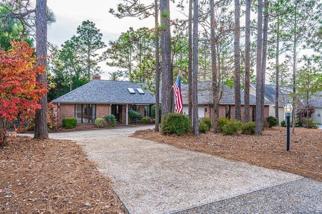 11 Greenville Ln in Pinehurst, NC - Building Photo - Building Photo