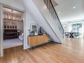 3841 Greenbrier Dr in Dallas, TX - Building Photo - Building Photo