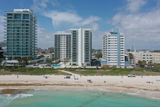 The Collins Condo in Miami, FL - Building Photo - Building Photo