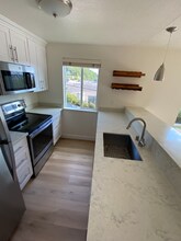 1404 W Boston St in Seattle, WA - Building Photo - Building Photo