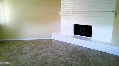 3022 E Glen Dr in El Paso, TX - Building Photo - Building Photo